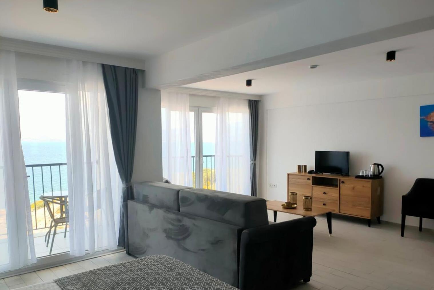Ni Marin Hotel Миляс Экстерьер фото