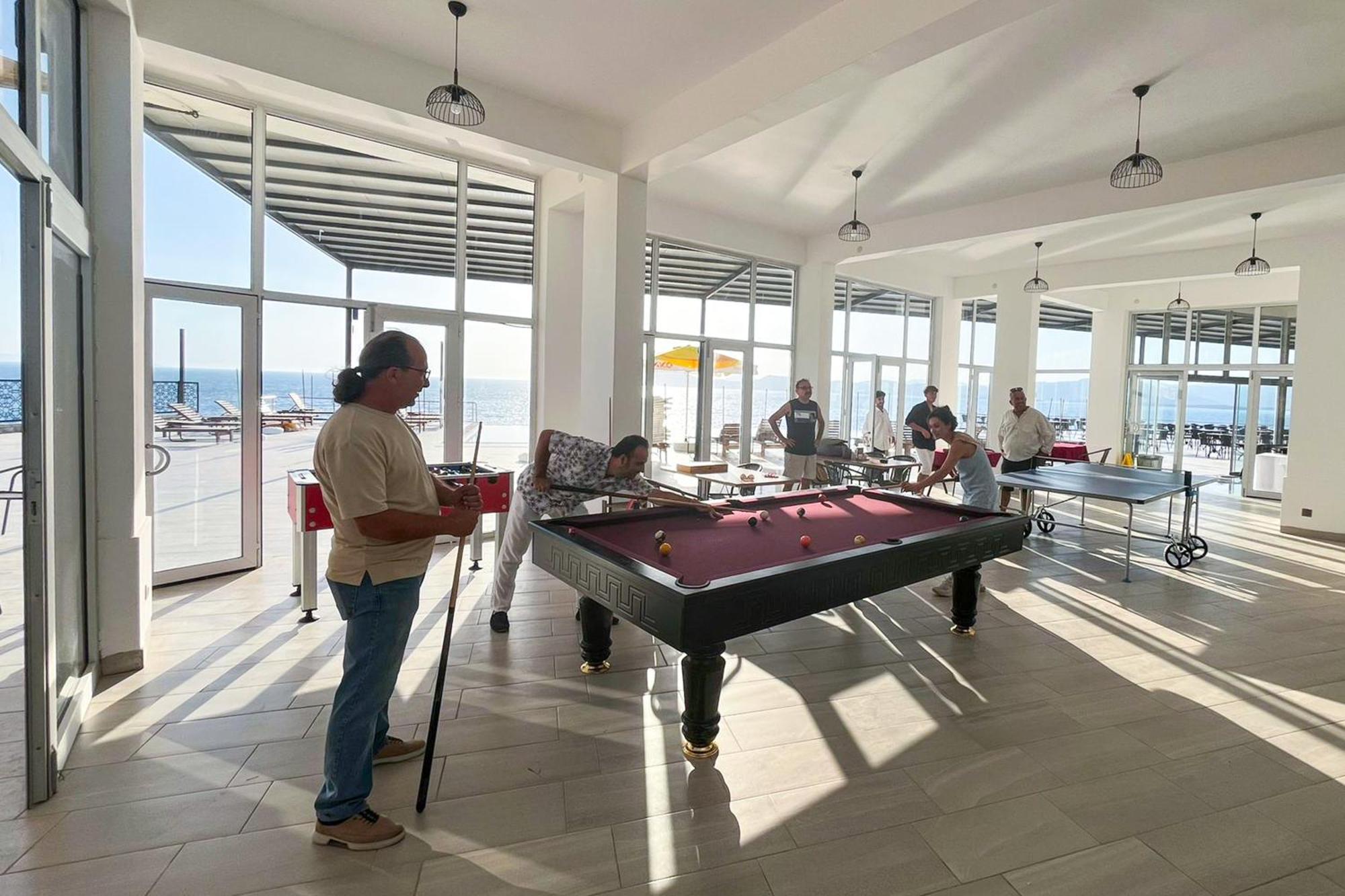 Ni Marin Hotel Миляс Экстерьер фото